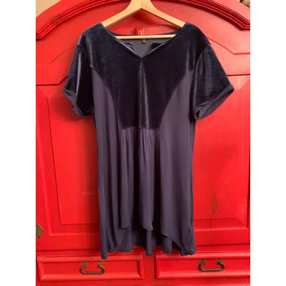 Hannah Size Large Navy Velveteen  Long Tunic Shirt Top Blouse Holiday Dressy EUC